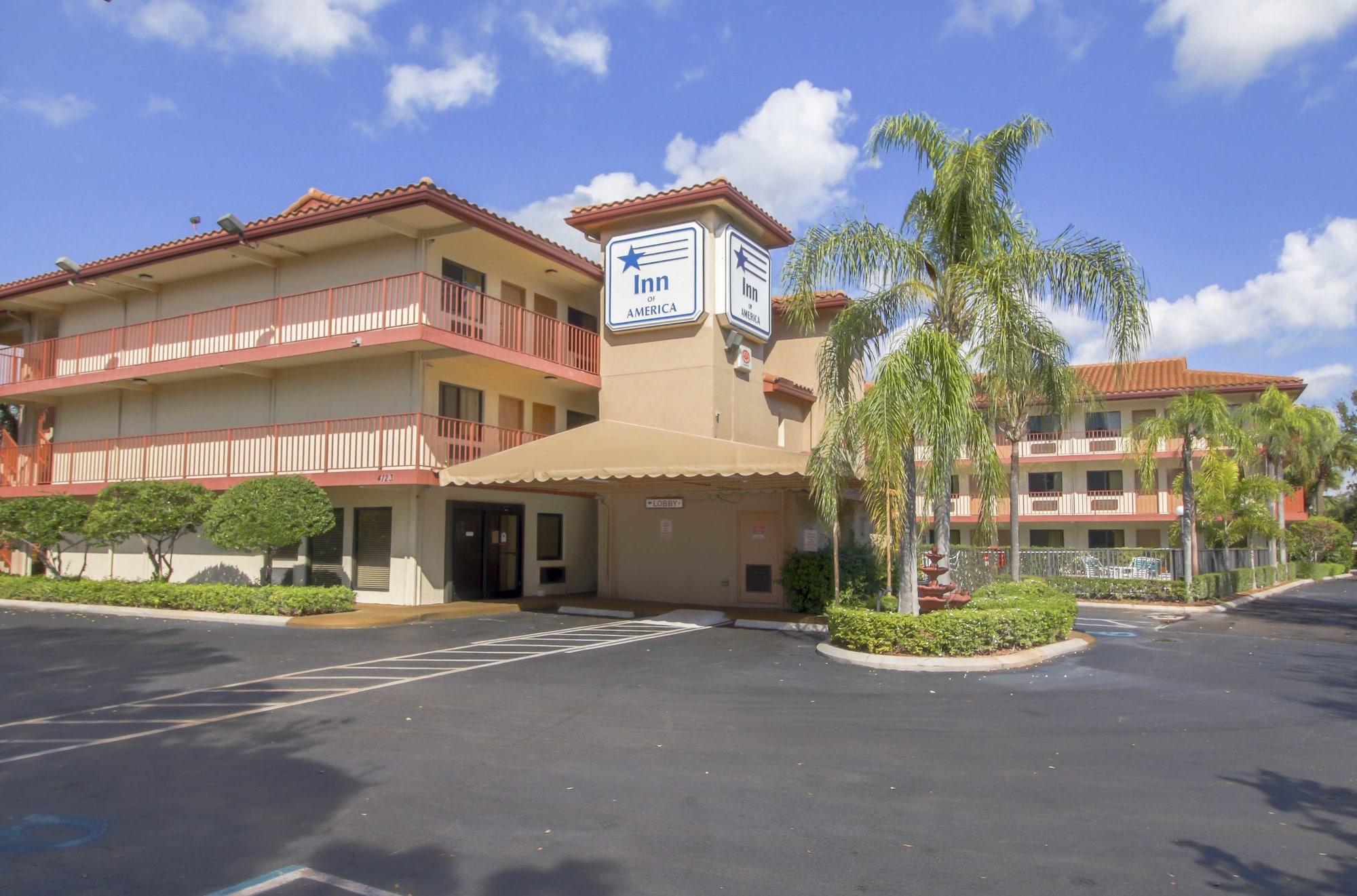 Inn Of America Palm Beach Gardens Bagian luar foto