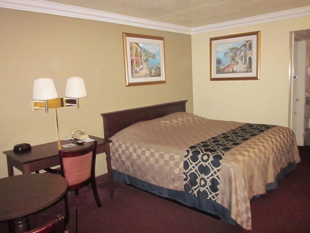 Inn Of America Palm Beach Gardens Bagian luar foto